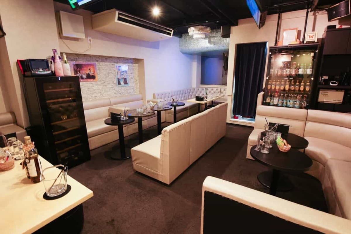 ラウンジ愛(マナ) 店内の様子